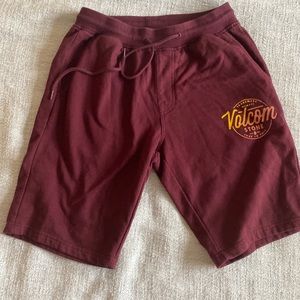 Volcom Mens shorts Size s. Maroon
